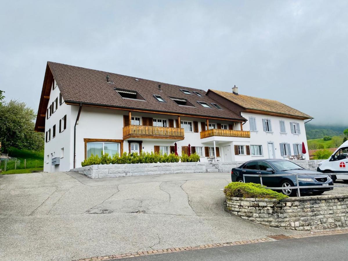 Furnished Living In Guensberg Solothurn Apartmán